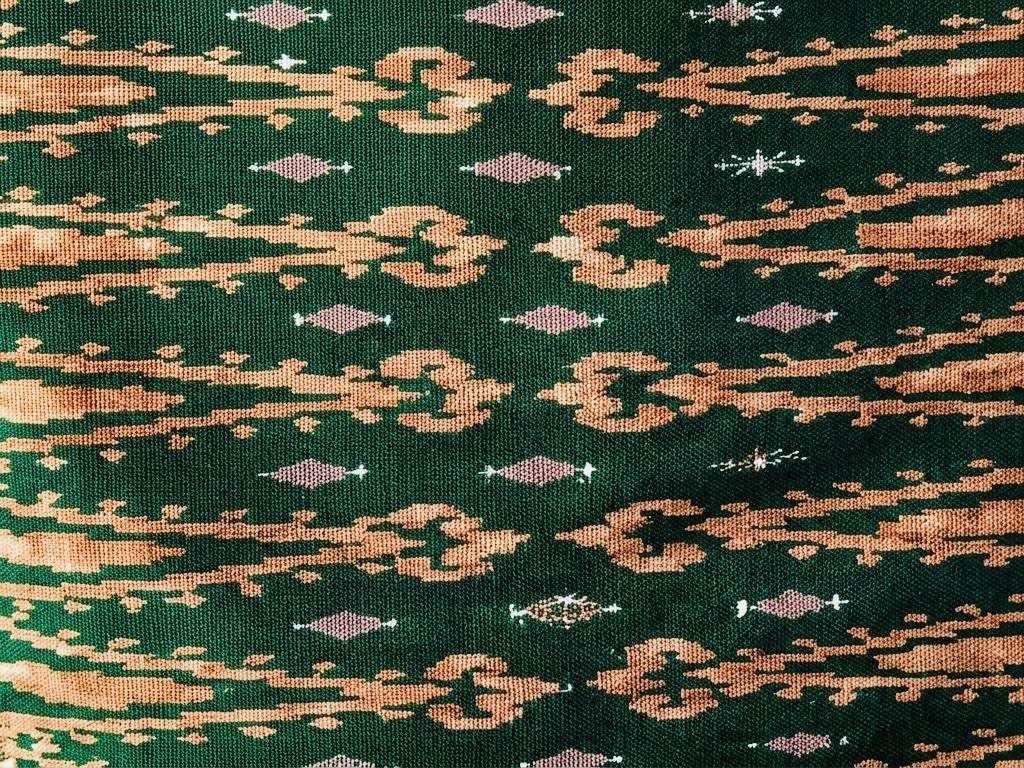 Pucuk Rabung Balucuk (The Pointed Bamboo Shoot Pattern)